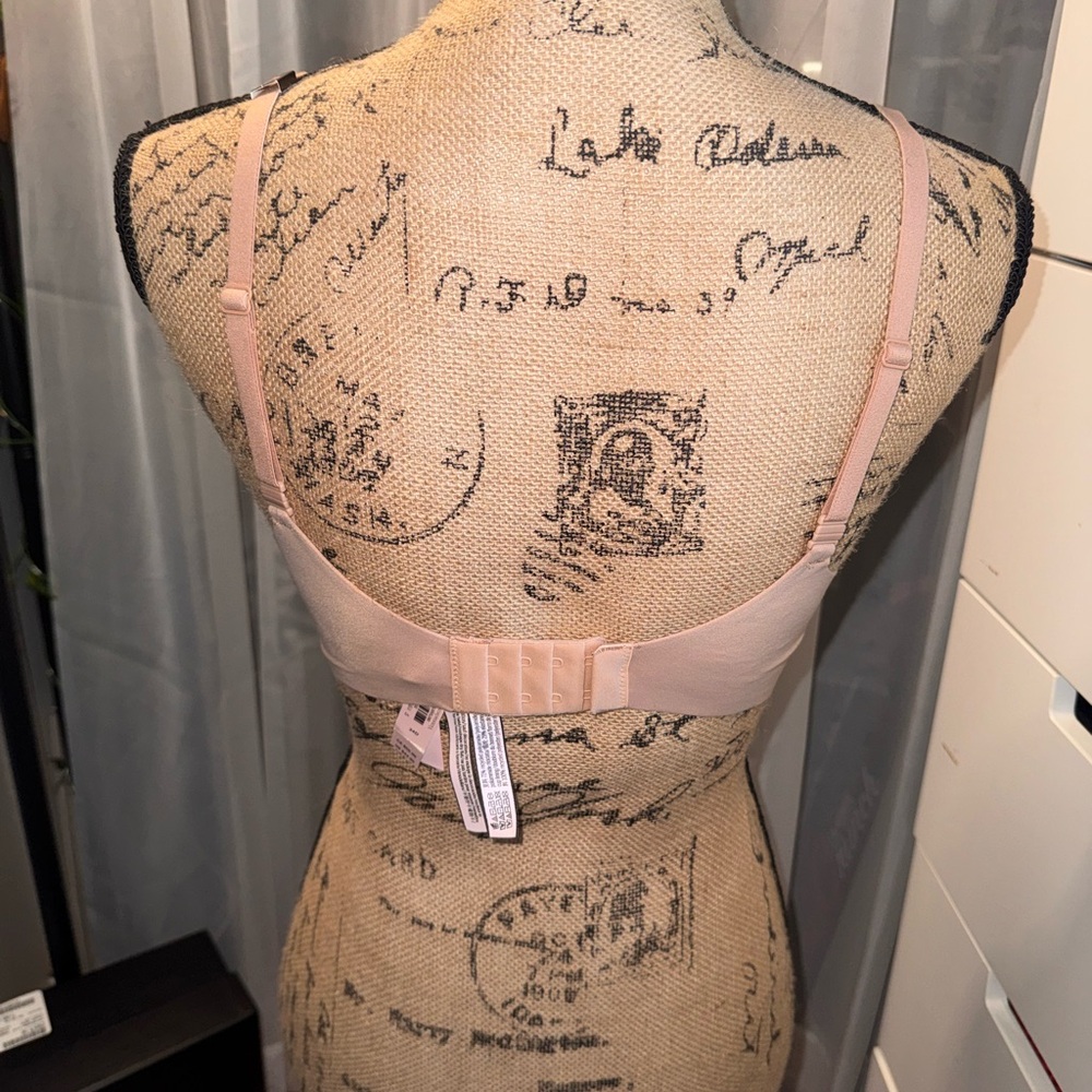 Victoria's Secret Nude Bra 34D - Picture 3 of 5